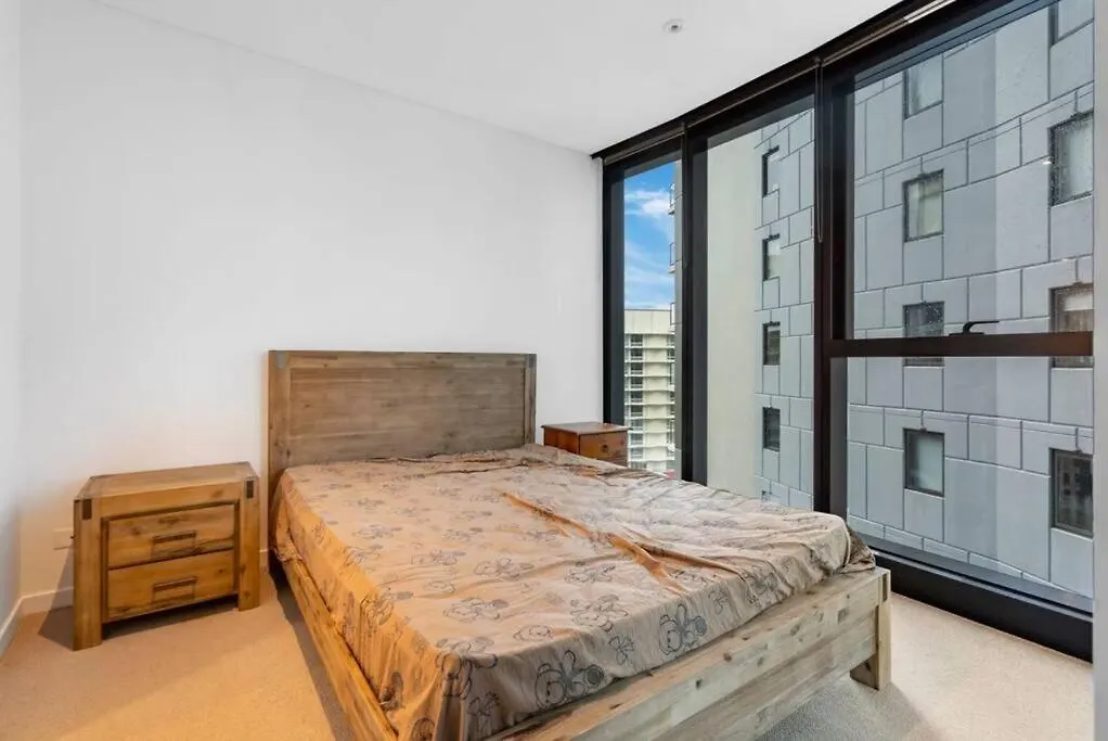 Apartment Location! Cbd 2B1B Apt W/Parking, Shared Pool,Gym Brisbane