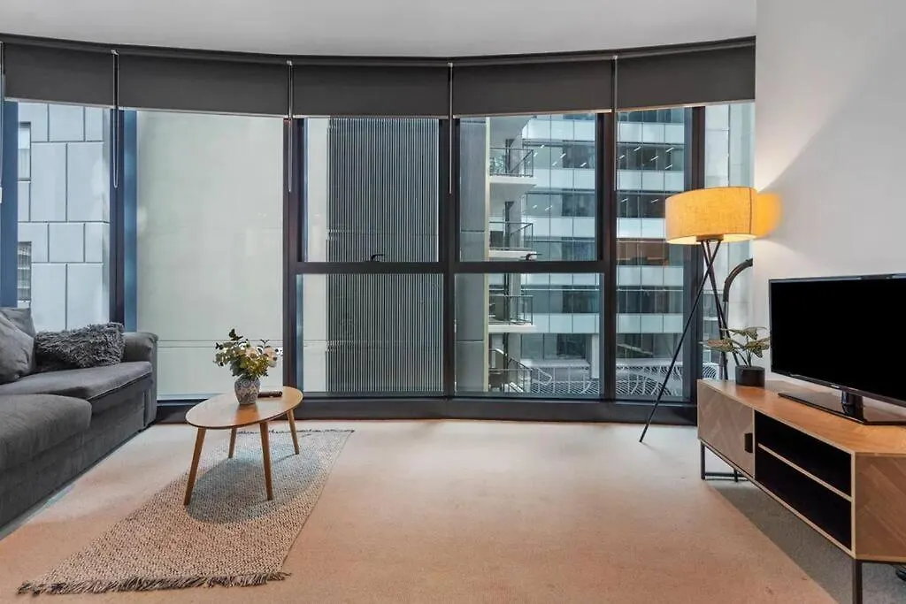 Location! Cbd 2B1B Apt W/Parking, Shared Pool,Gym Brisbane Apartment