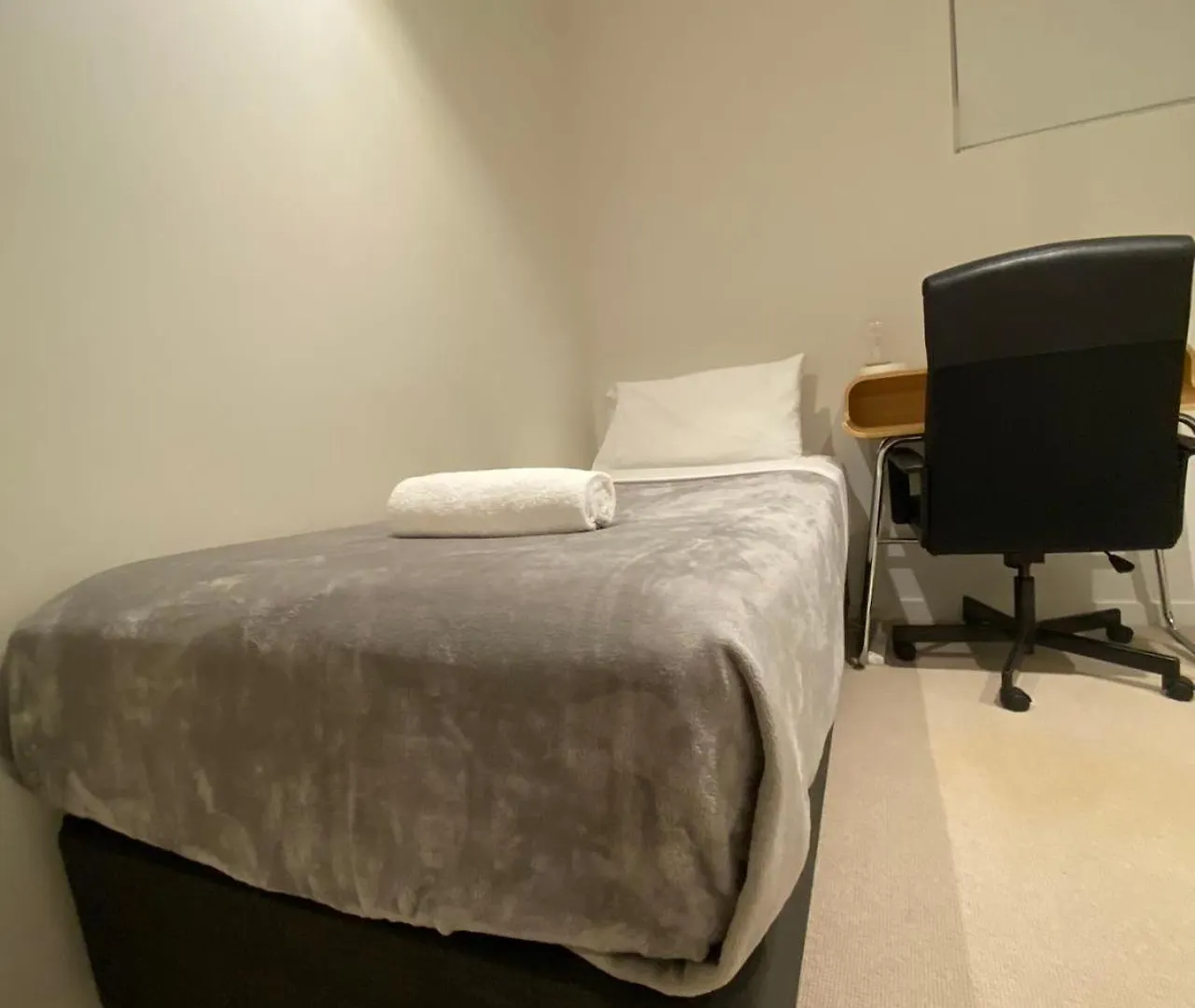 Location! Cbd 2B1B Apt W/Parking, Shared Pool,Gym Brisbane 0*,